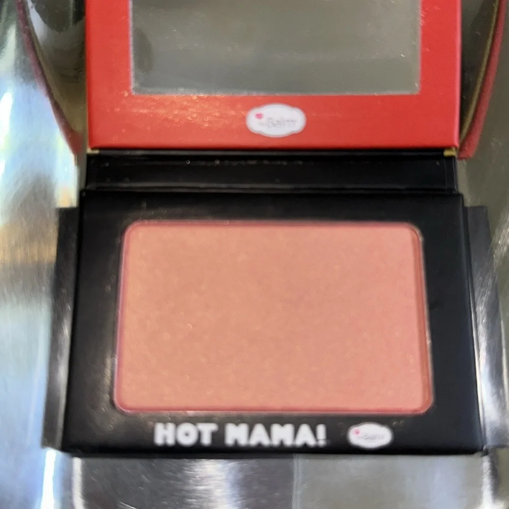 theBalm Hot Mama~Blush and Bronzer Contour Makeup compact